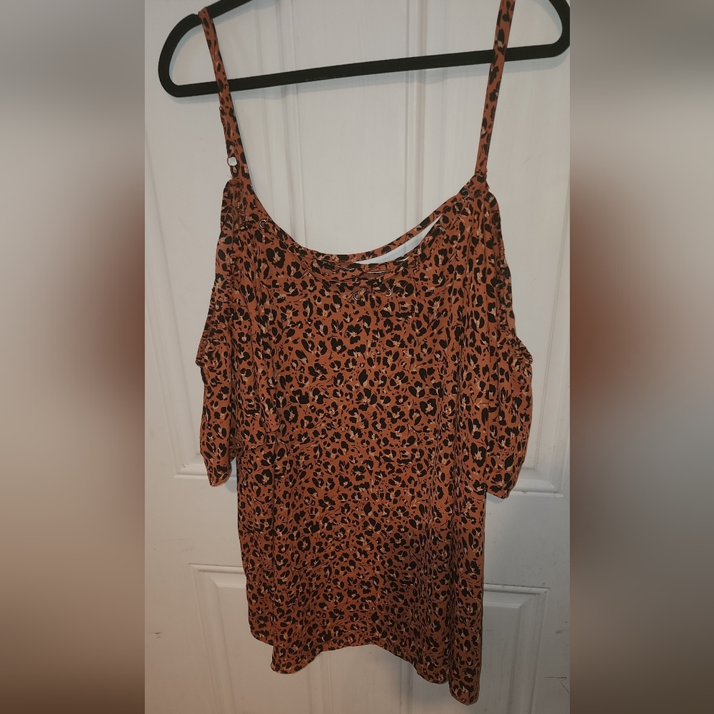 Torrid size 5 blouse